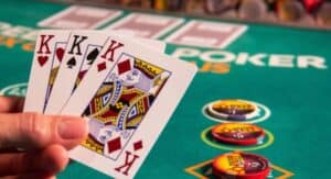 Three-Card-Poker-735x400